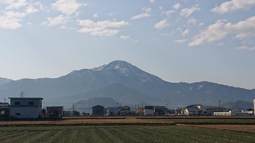 夏の日野山